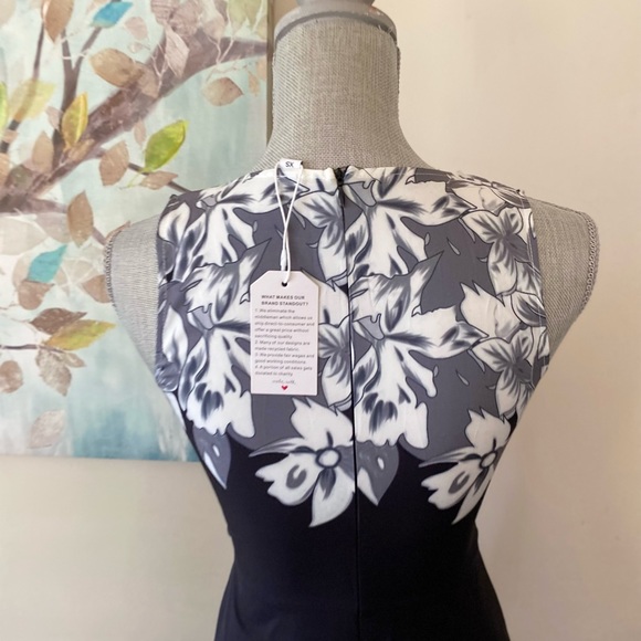 made with ❤️ FLORAL 🖤BLACK & WHITE🤍SLEEVELESS  DRESS  SIZE EXTRA SMALL🌟NWT🌟 - Picture 8 of 14